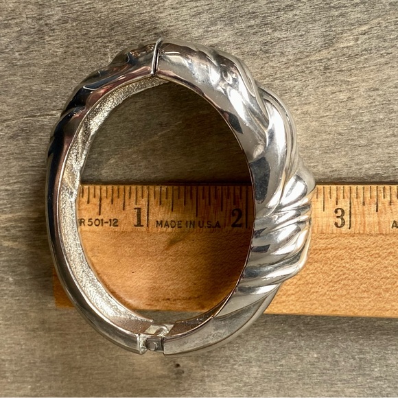 Silver Art Nouveau Style Hinged Bangle - Picture 6 of 6